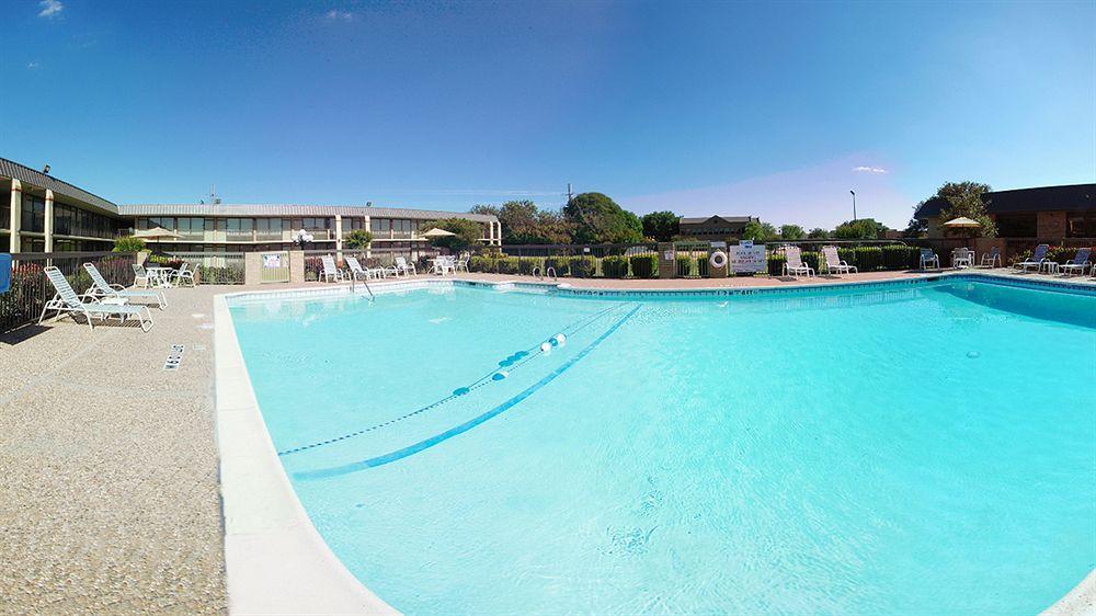 Red Roof Inn & Conference Center Mckinney Exterior photo