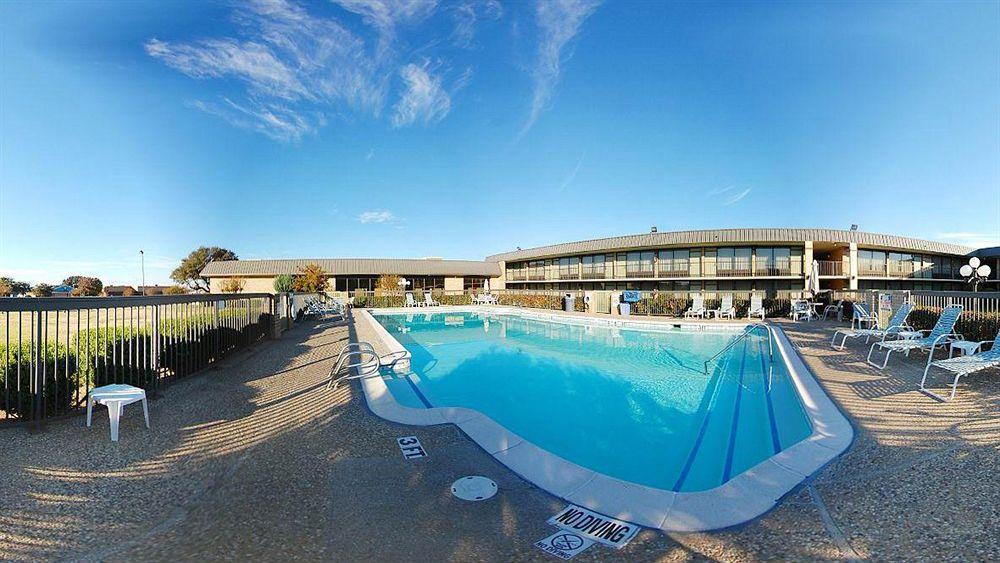 Red Roof Inn & Conference Center Mckinney Exterior photo